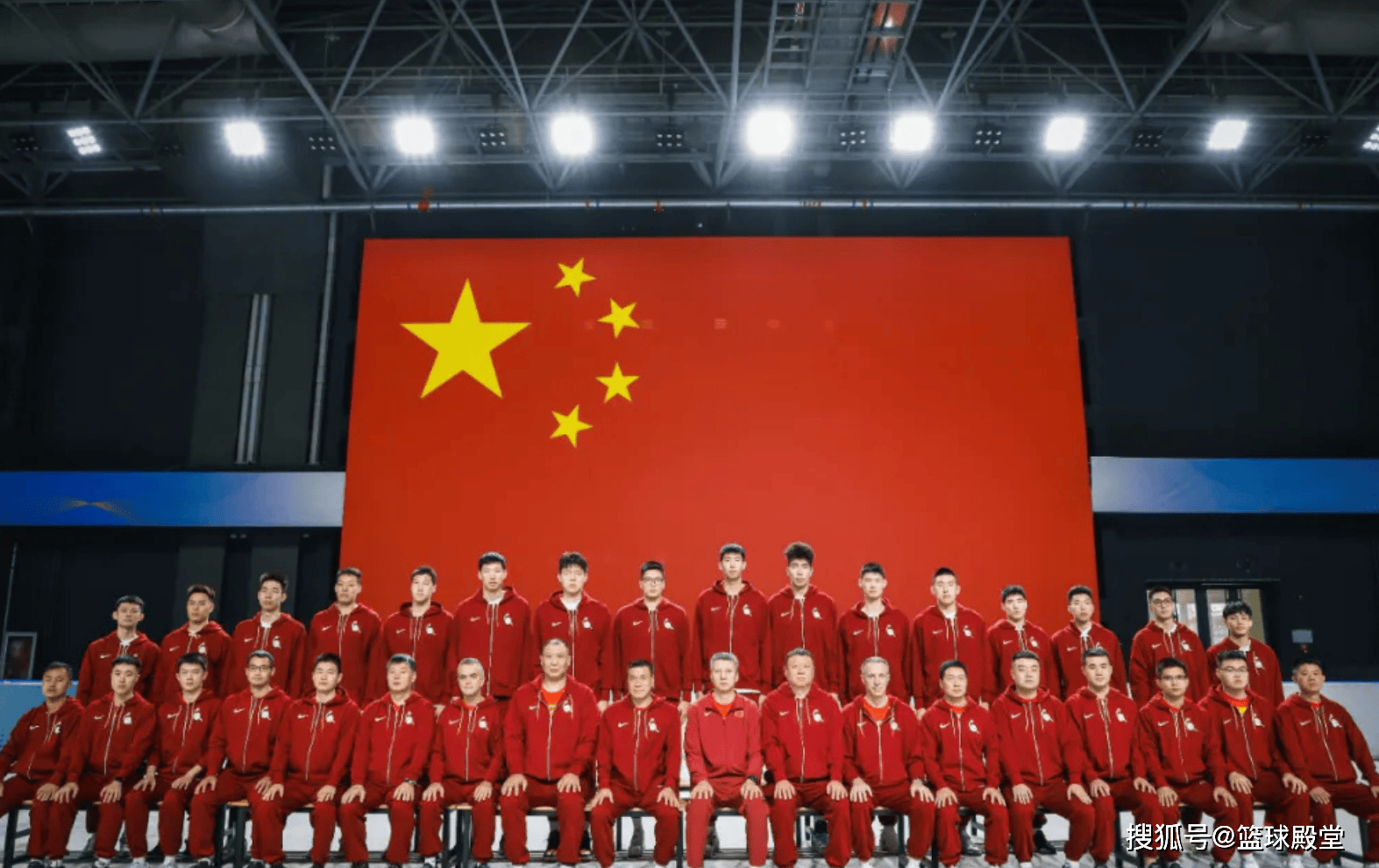 球队目前比较困难我们在体能和精神力方面都有巨大消耗