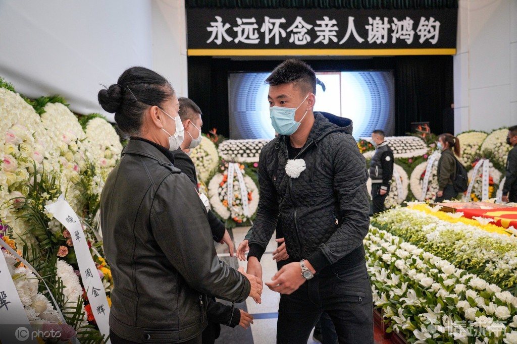 体育界名宿授力新球队，指导后辈的简单介绍